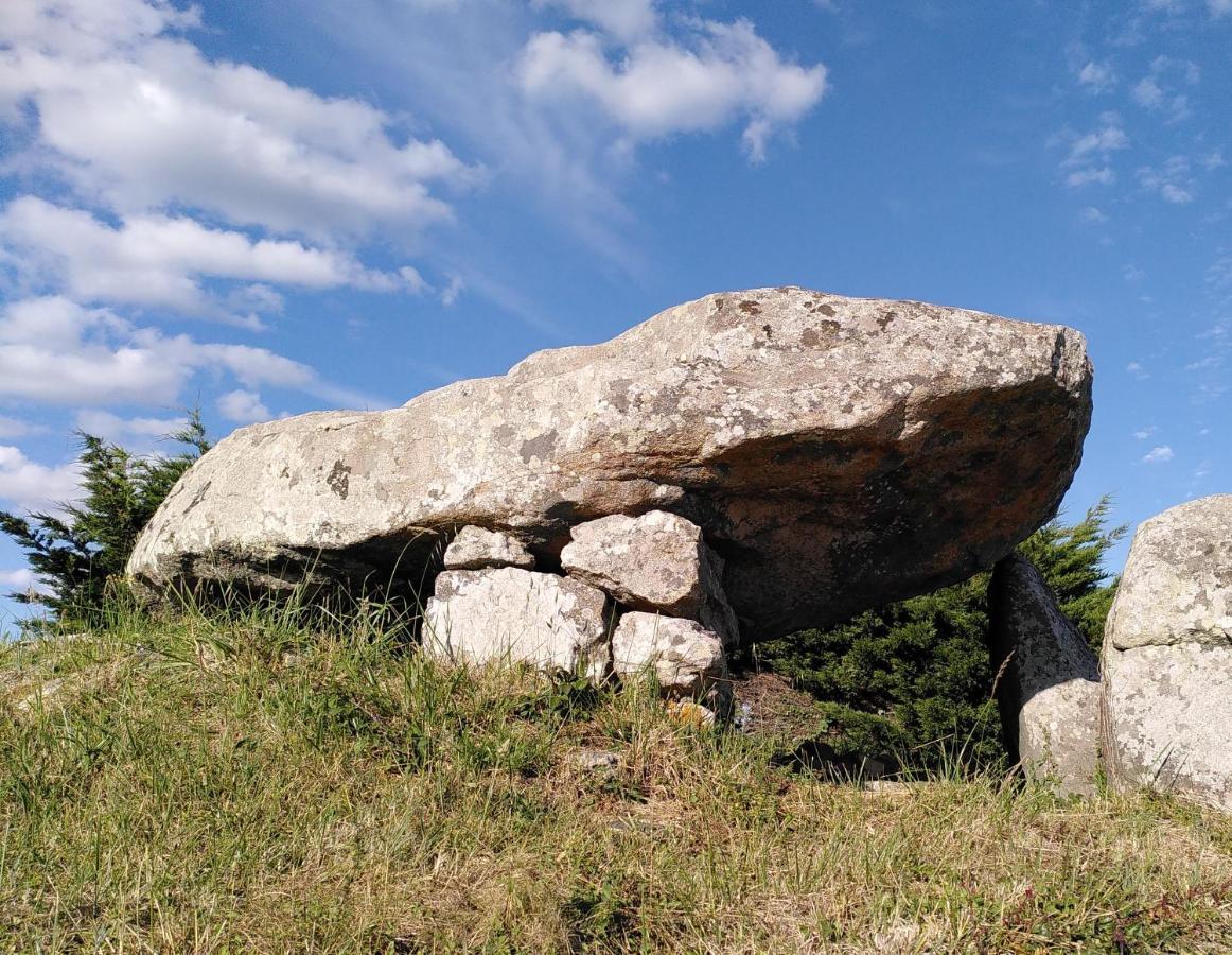 Le studio du dolmen Plouharnel Esterno foto